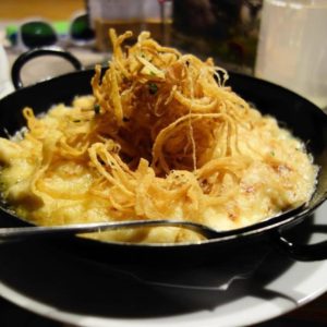 Eiernockerl oder Käsespätzle